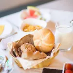 Schorn Hotel 3*