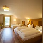 Schorn Hotel 3*