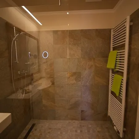 ホテル Schorn Sankt Leonhard