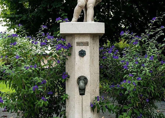 Otel Schorn Sankt Leonhard (Grodig)