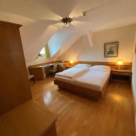 Schorn Hotell 3*
